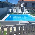 Superb Bruzende Village *