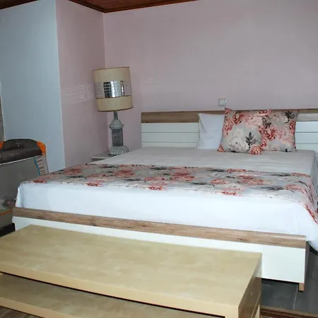 Superb Bruzende Village *