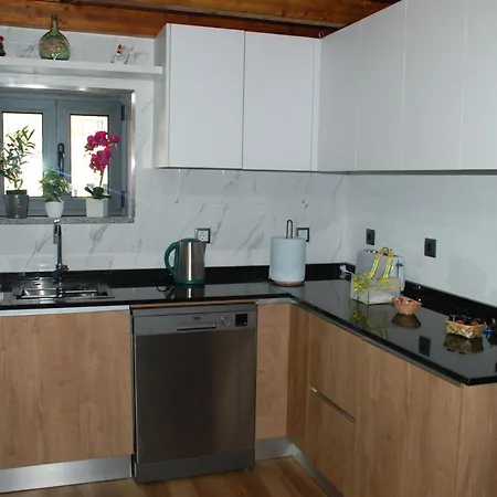 Superb Bruzende Village * バイアン